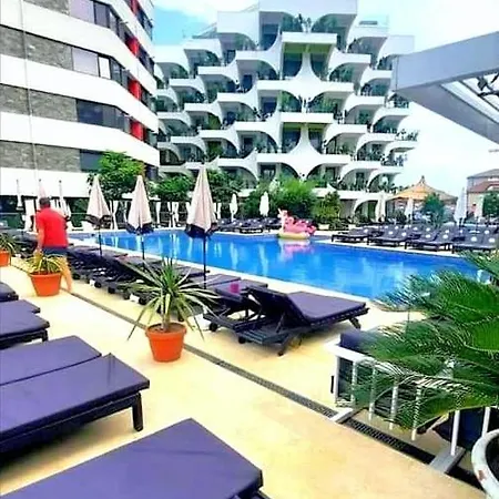 Ella Luxury Piscina&parcare Appartamento *