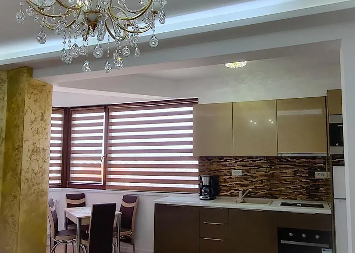 Ella Luxury アパート